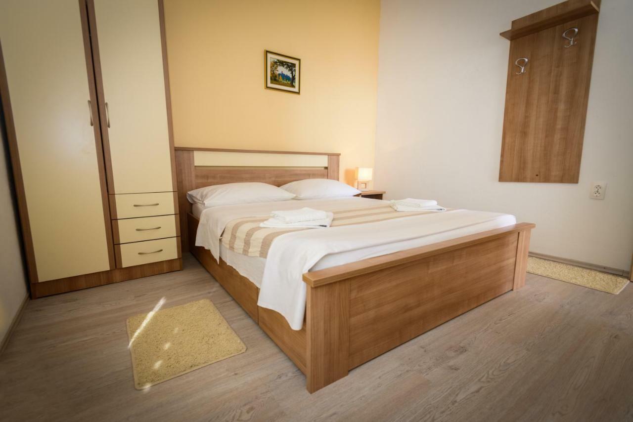 Apartments Maris Starigrad Paklenica Eksteriør bilde