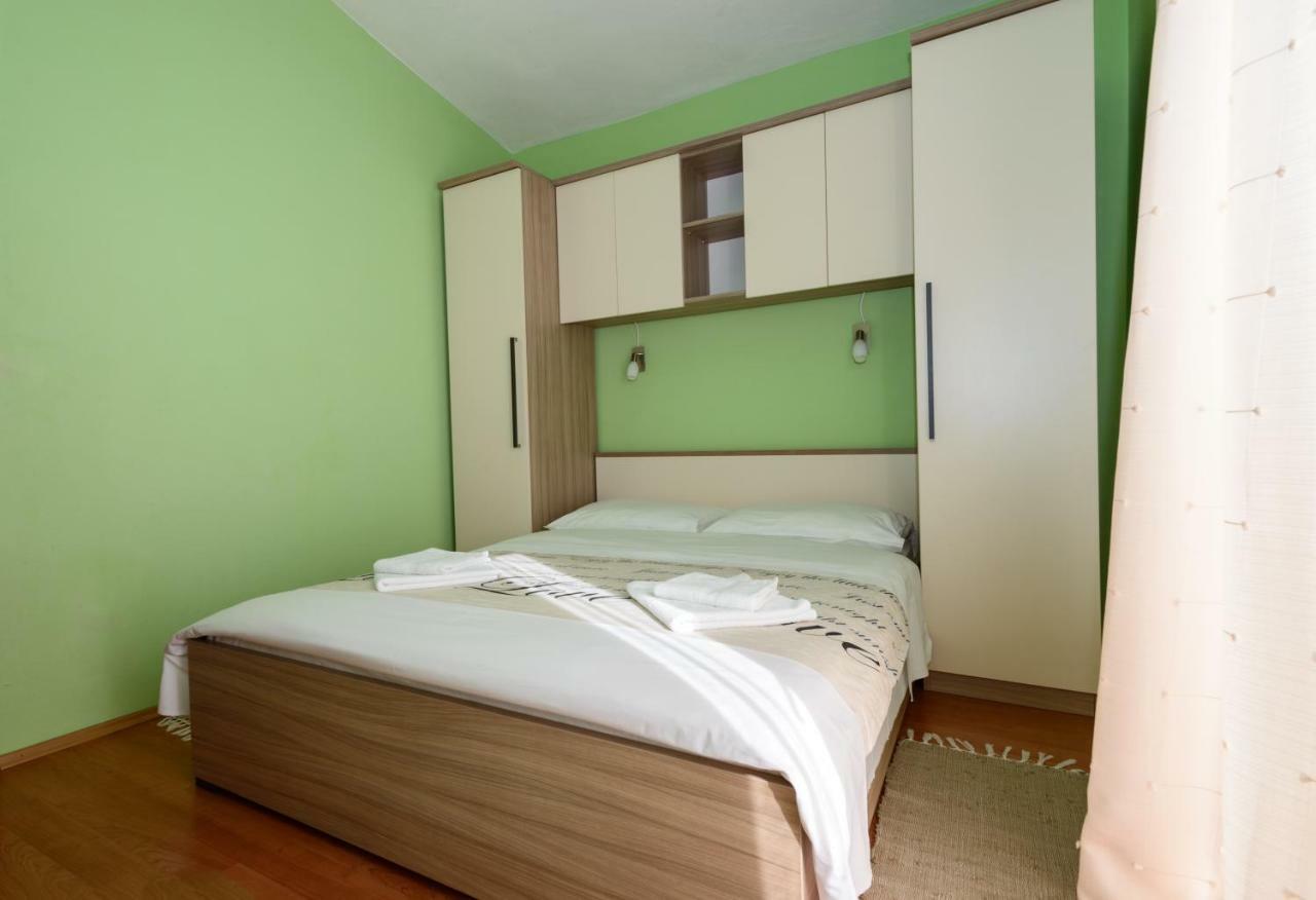 Apartments Maris Starigrad Paklenica Eksteriør bilde